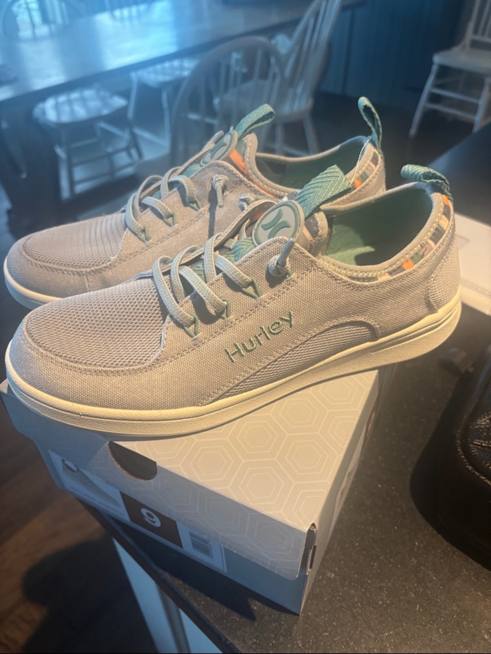 Hurley Women’s Light Gray Canvas Sneakers with Teal Accents